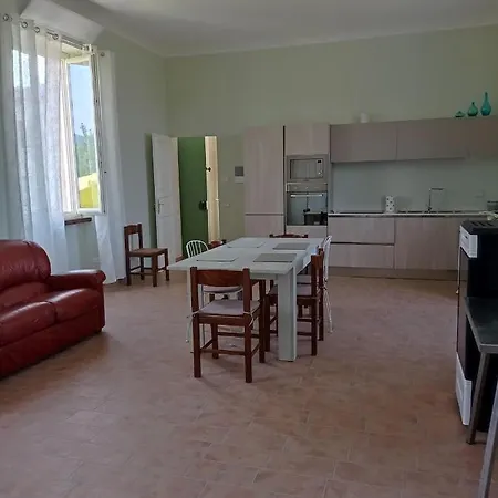 بيت شباب Rifugio Escursionistico Ex-scuola Grassi, Bubbio