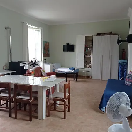 Hostel Rifugio Escursionistico Ex-scuola Grassi,