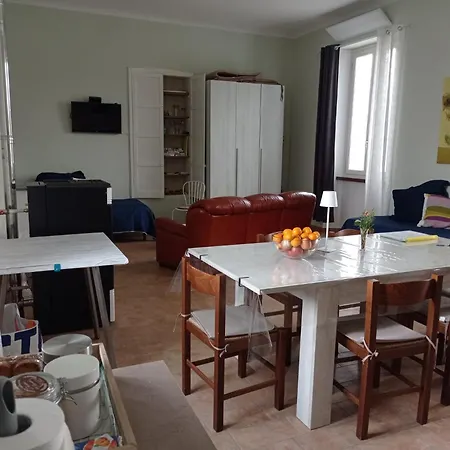 Rifugio Escursionistico Ex-scuola Grassi, *