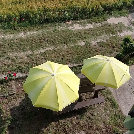 Rifugio Escursionistico Ex-scuola Grassi, بيت شباب Bubbio