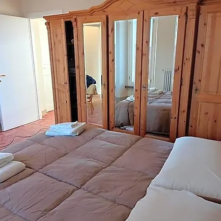 Rifugio Escursionistico Ex-scuola Grassi, Hostel
