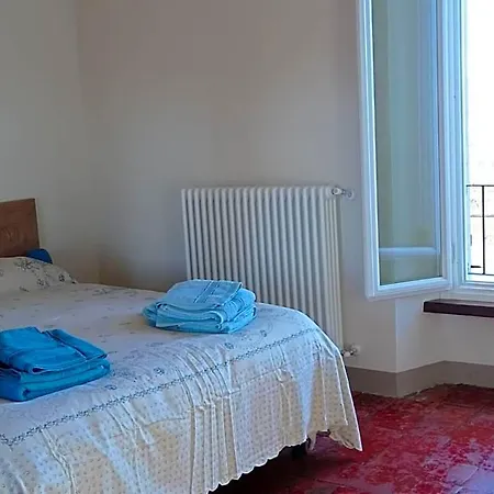 Rifugio Escursionistico Ex-scuola Grassi, Hostel Bubbio