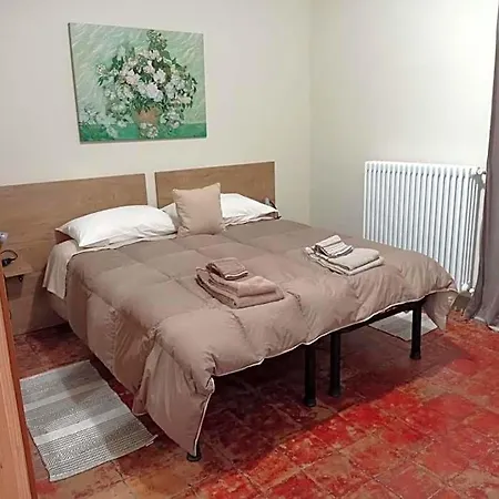 Rifugio Escursionistico Ex-scuola Grassi, Hostel *