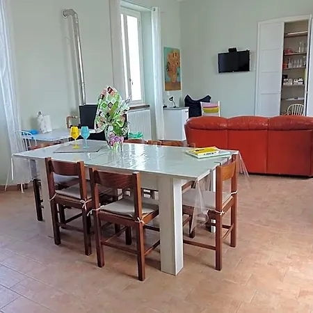 Rifugio Escursionistico Ex-scuola Grassi, *