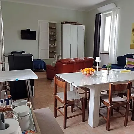 Rifugio Escursionistico Ex-scuola Grassi, *