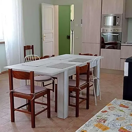 Rifugio Escursionistico Ex-scuola Grassi, Hostel *