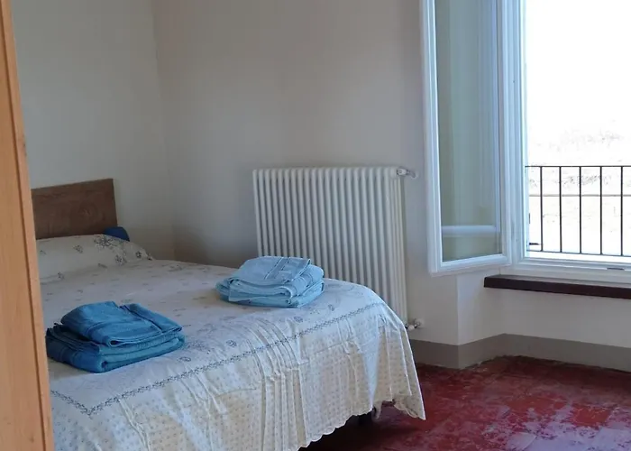 Rifugio Escursionistico Ex-scuola Grassi, Hostal Bubbio