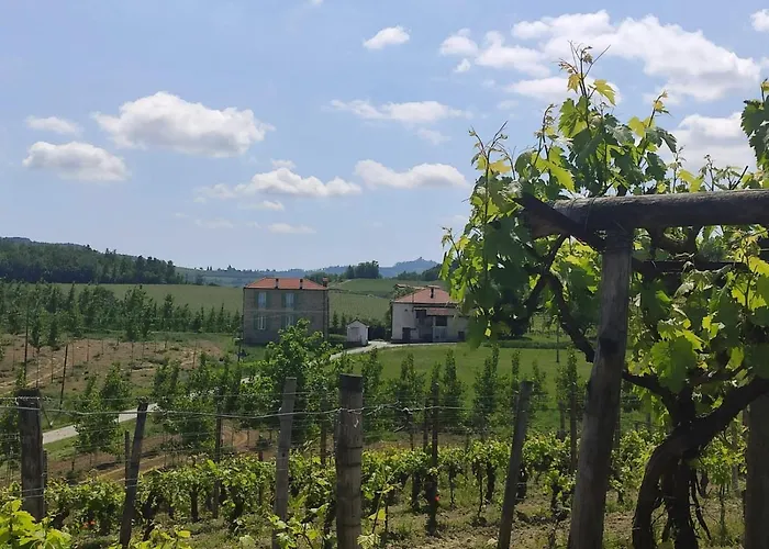 Hostal Rifugio Escursionistico Ex-scuola Grassi, *