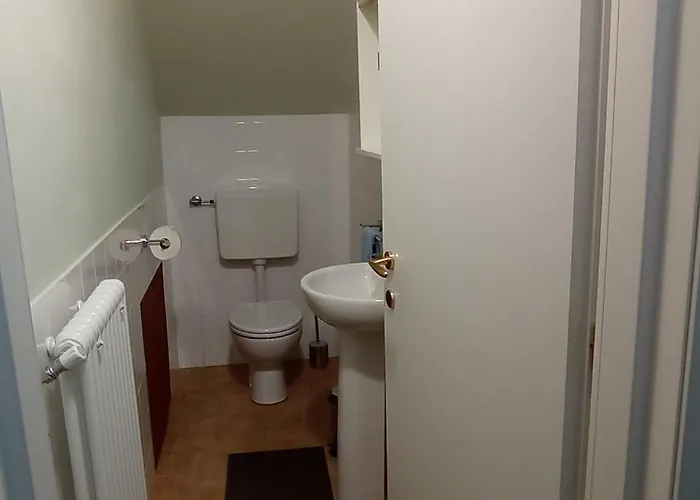 Rifugio Escursionistico Ex-scuola Grassi,