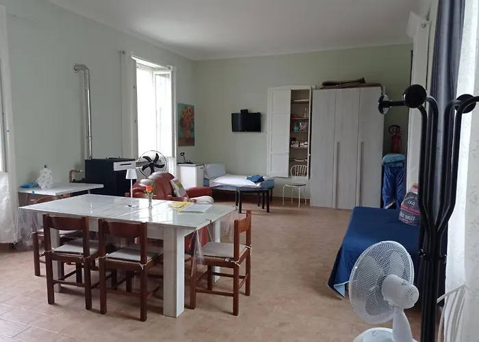 Hostal Rifugio Escursionistico Ex-scuola Grassi,