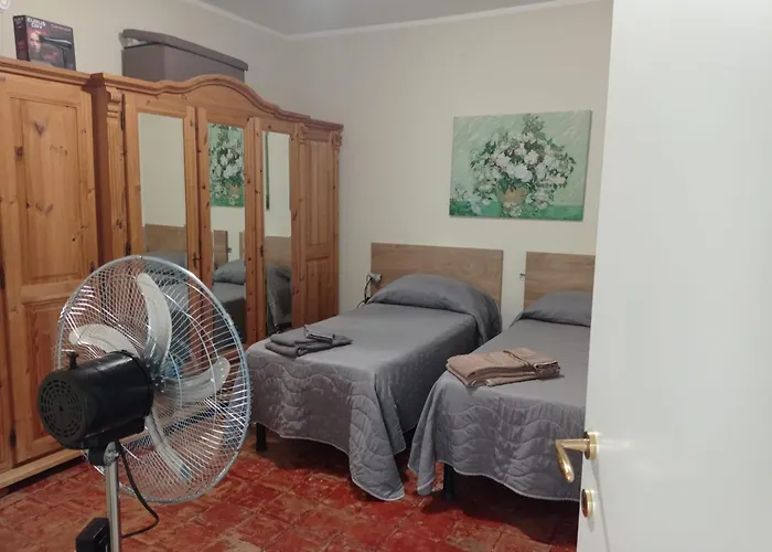 Rifugio Escursionistico Ex-scuola Grassi, Hostal *