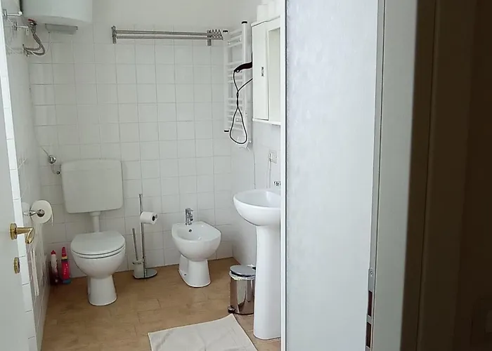 Hostal Rifugio Escursionistico Ex-scuola Grassi,