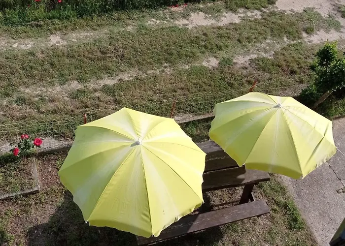 Rifugio Escursionistico Ex-scuola Grassi, Hostal Bubbio